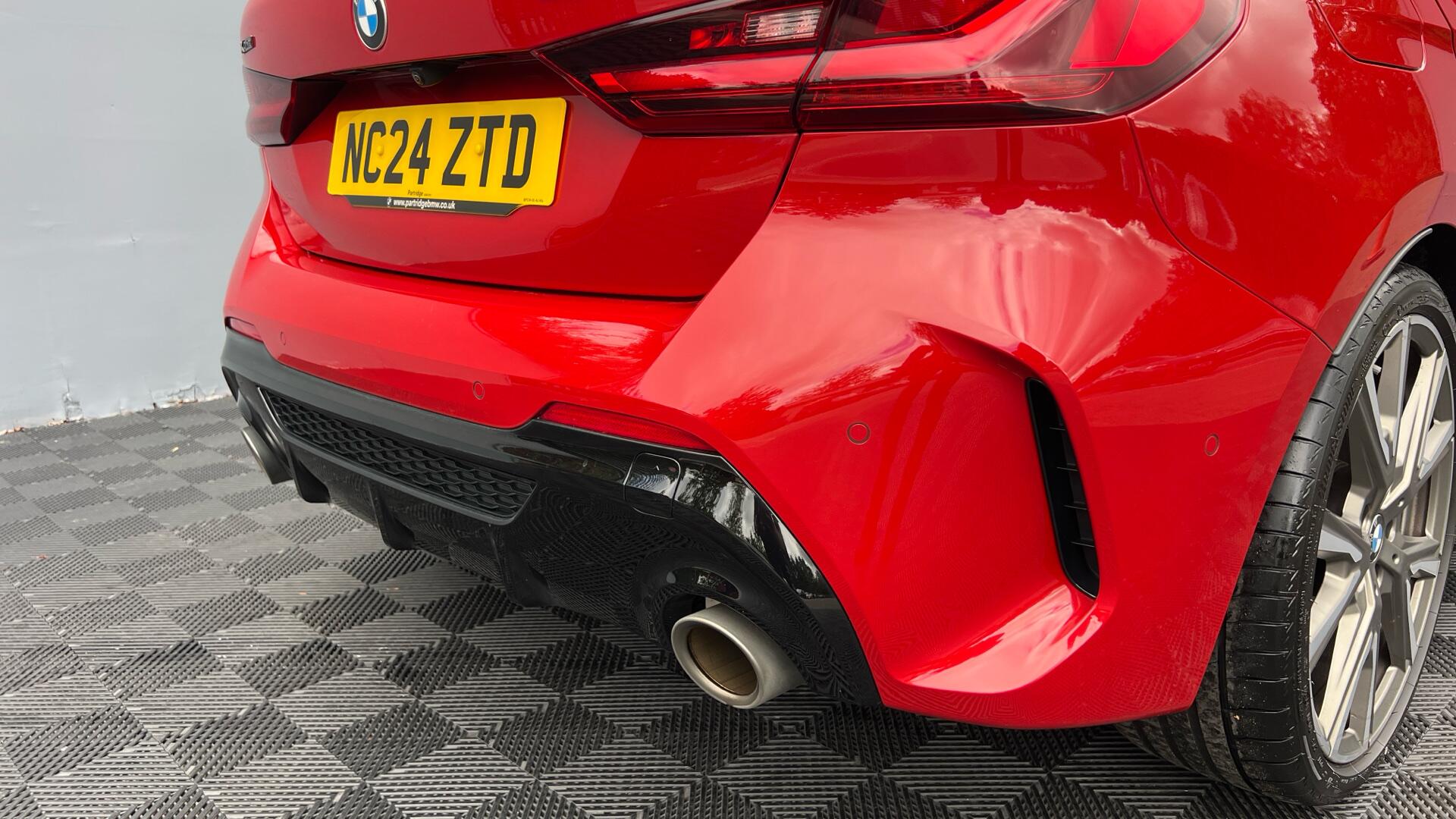 BMW 1 Series view 28