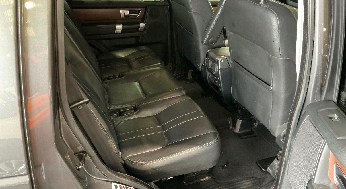 Land Rover Discovery 4 view 3