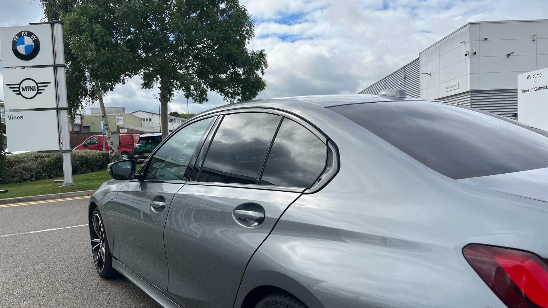 BMW 3 Series view 34