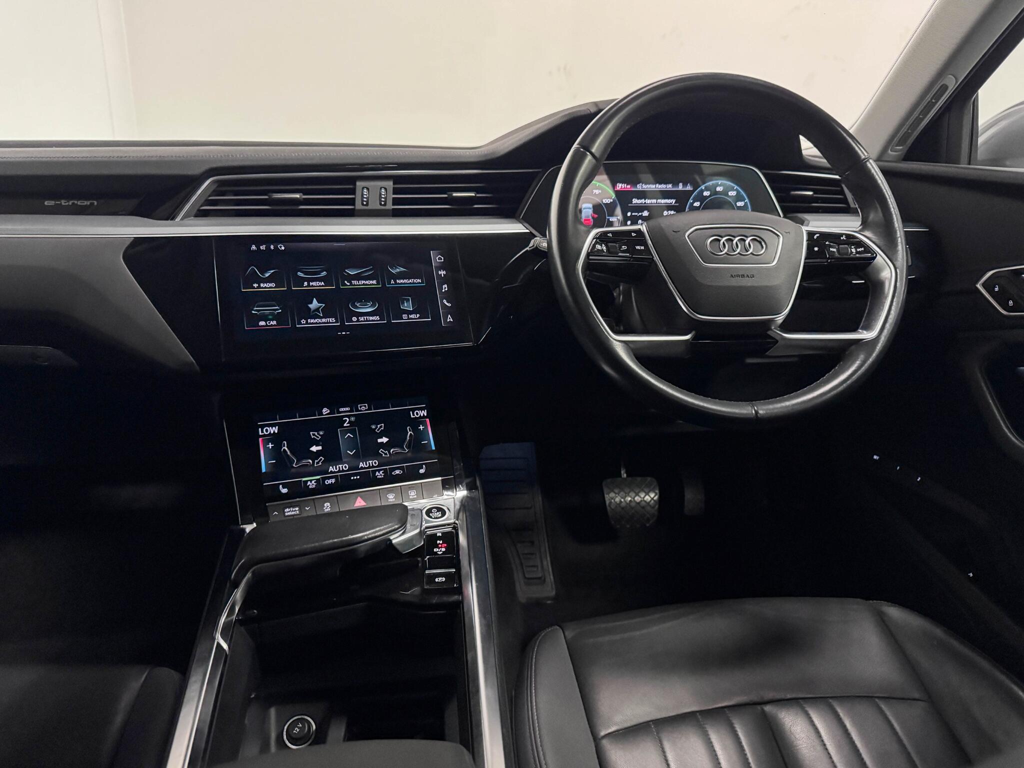 Audi E-Tron view 32