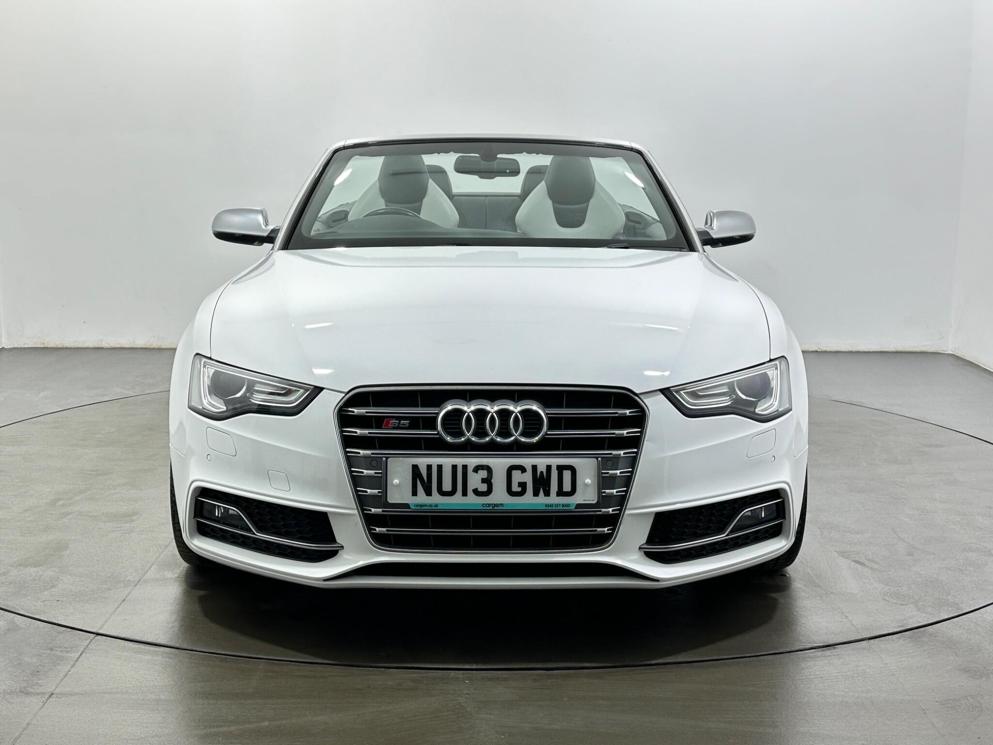 Audi S5 view 3