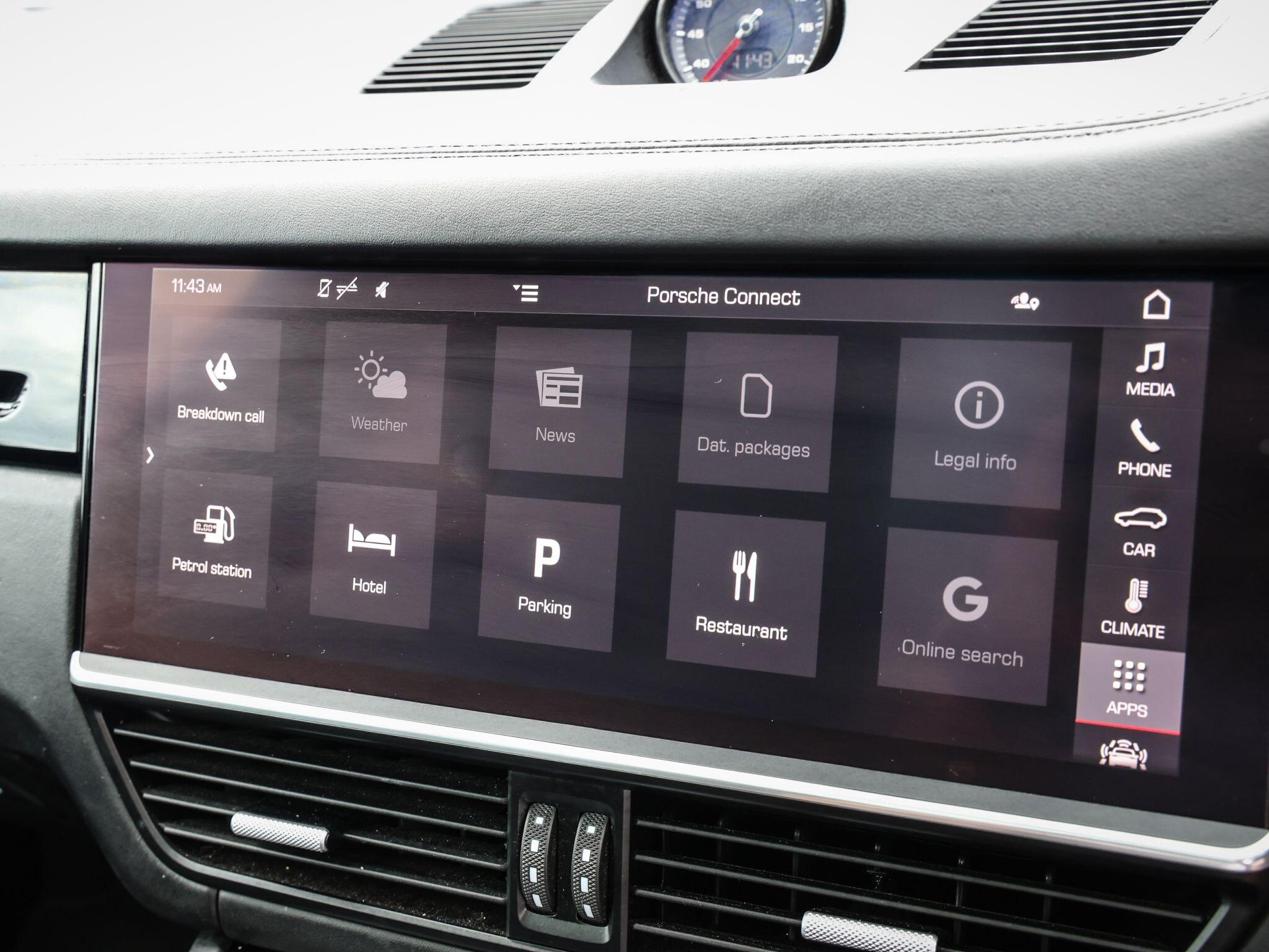 Porsche Cayenne view 50