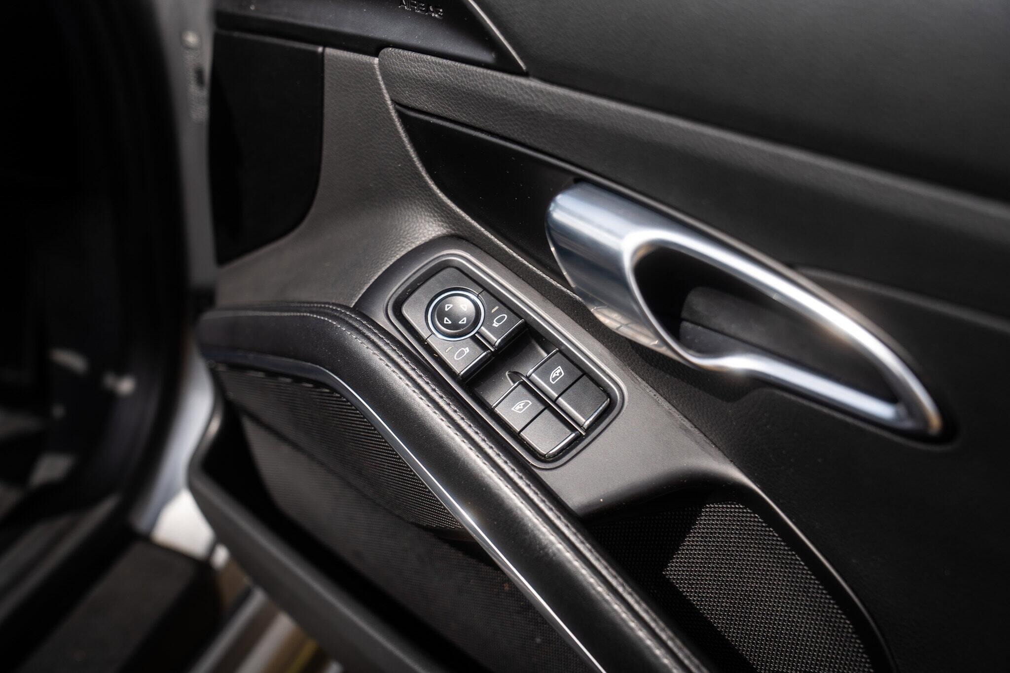 Porsche 718 Boxster view 26