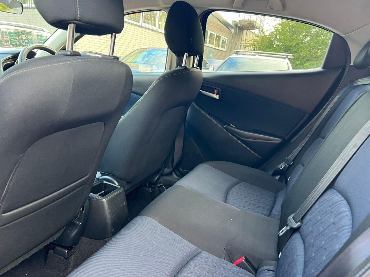 Mazda Mazda2 view 21