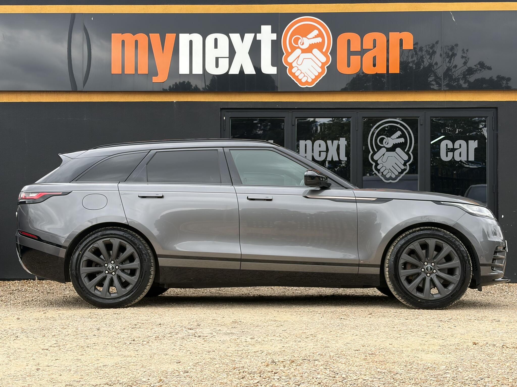 Land Rover Range Rover Velar view 14