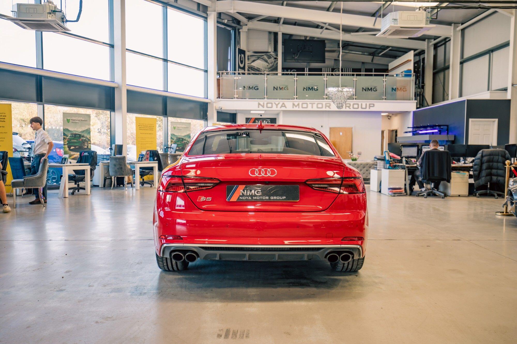 Audi S5 view 31