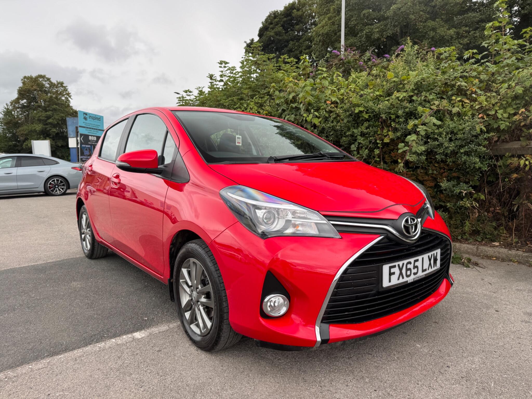 Toyota Yaris view 3