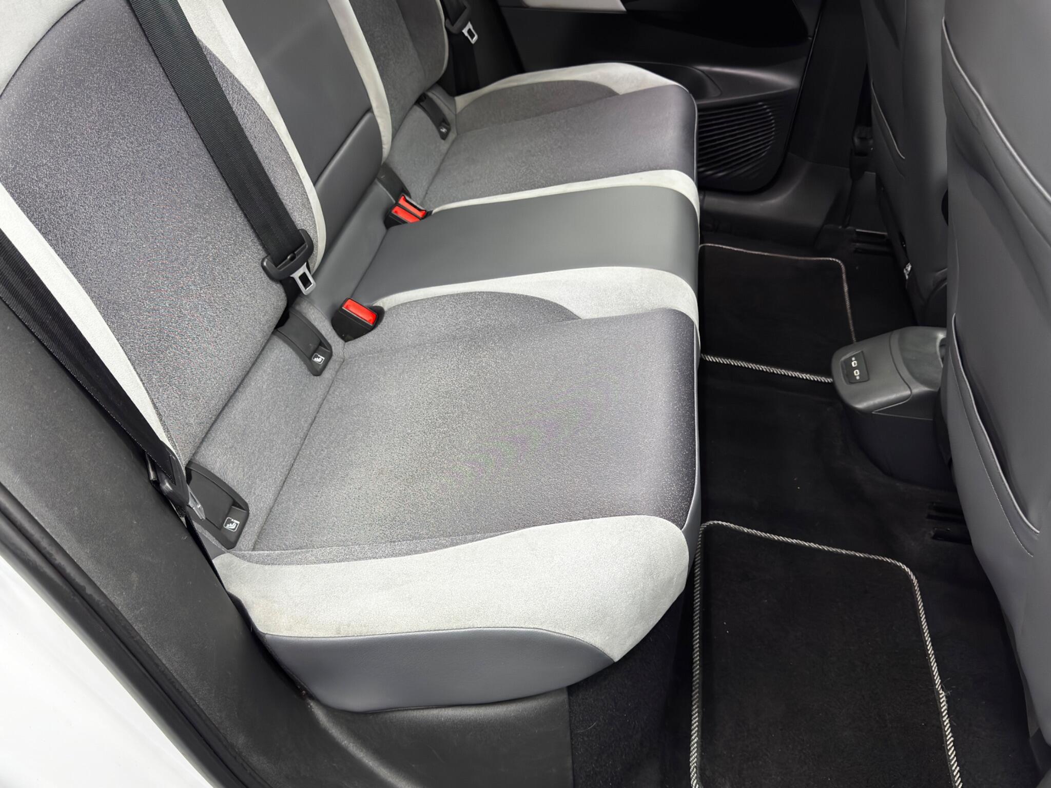 Volkswagen Id.3 view 16