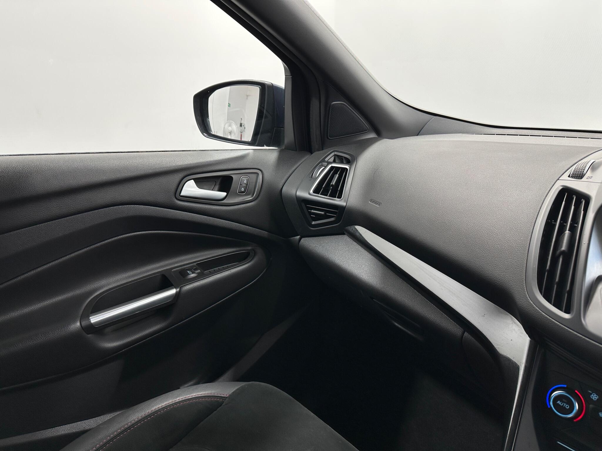 Ford Kuga view 25