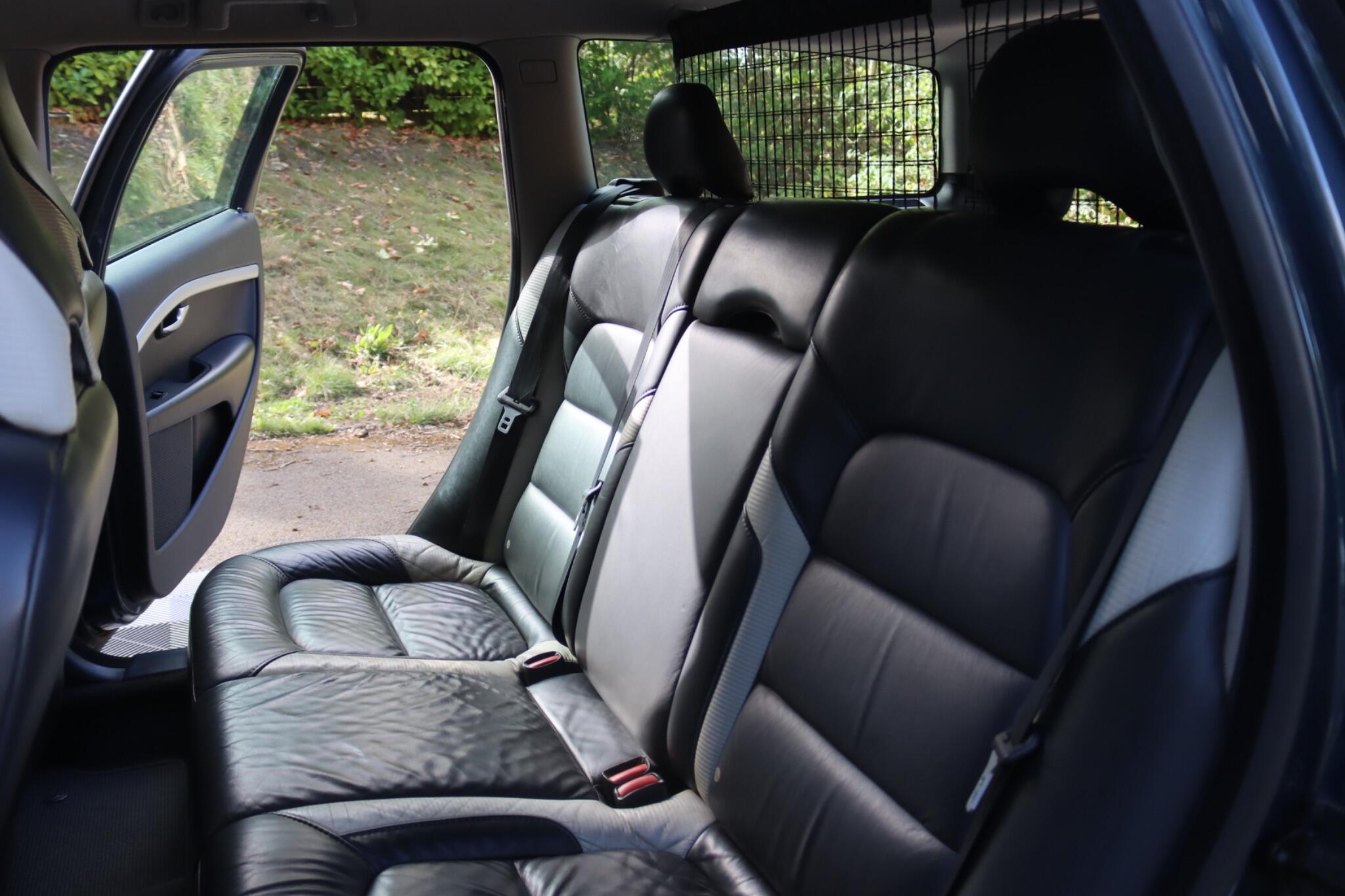 Volvo V70 view 9