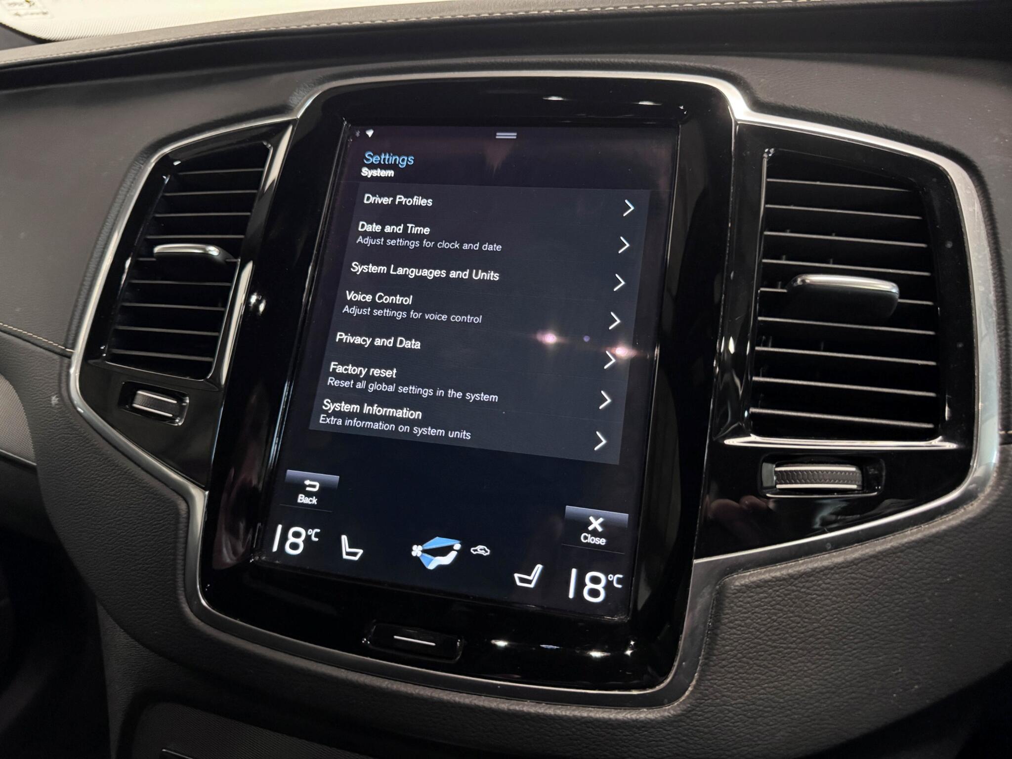 Volvo XC90 view 60