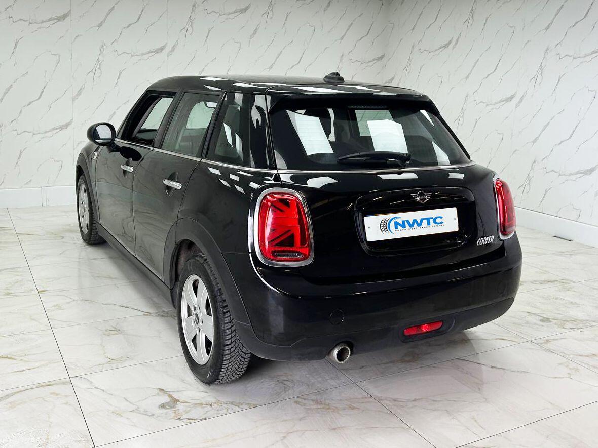 Mini Hatch view 9