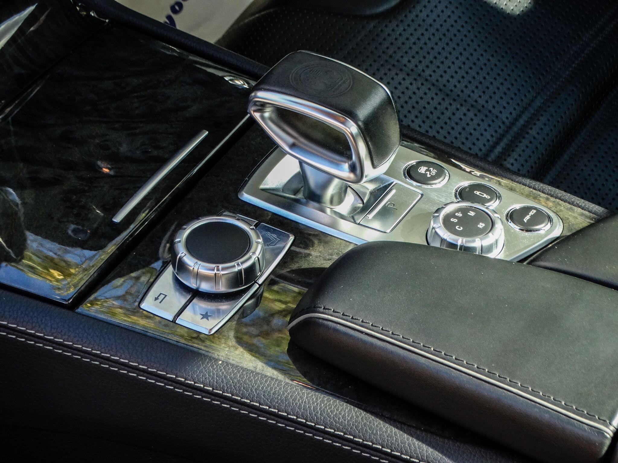Mercedes-Benz SL view 17