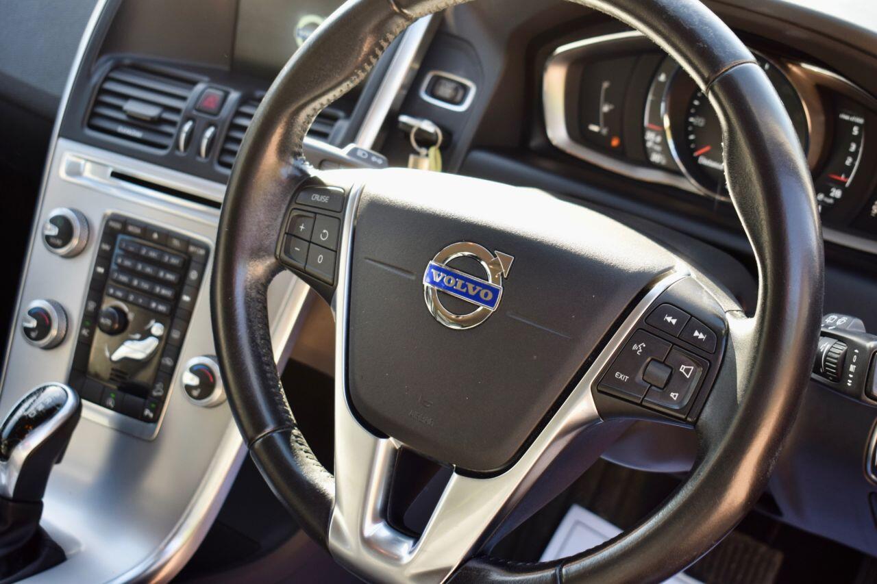 Volvo XC60 view 25