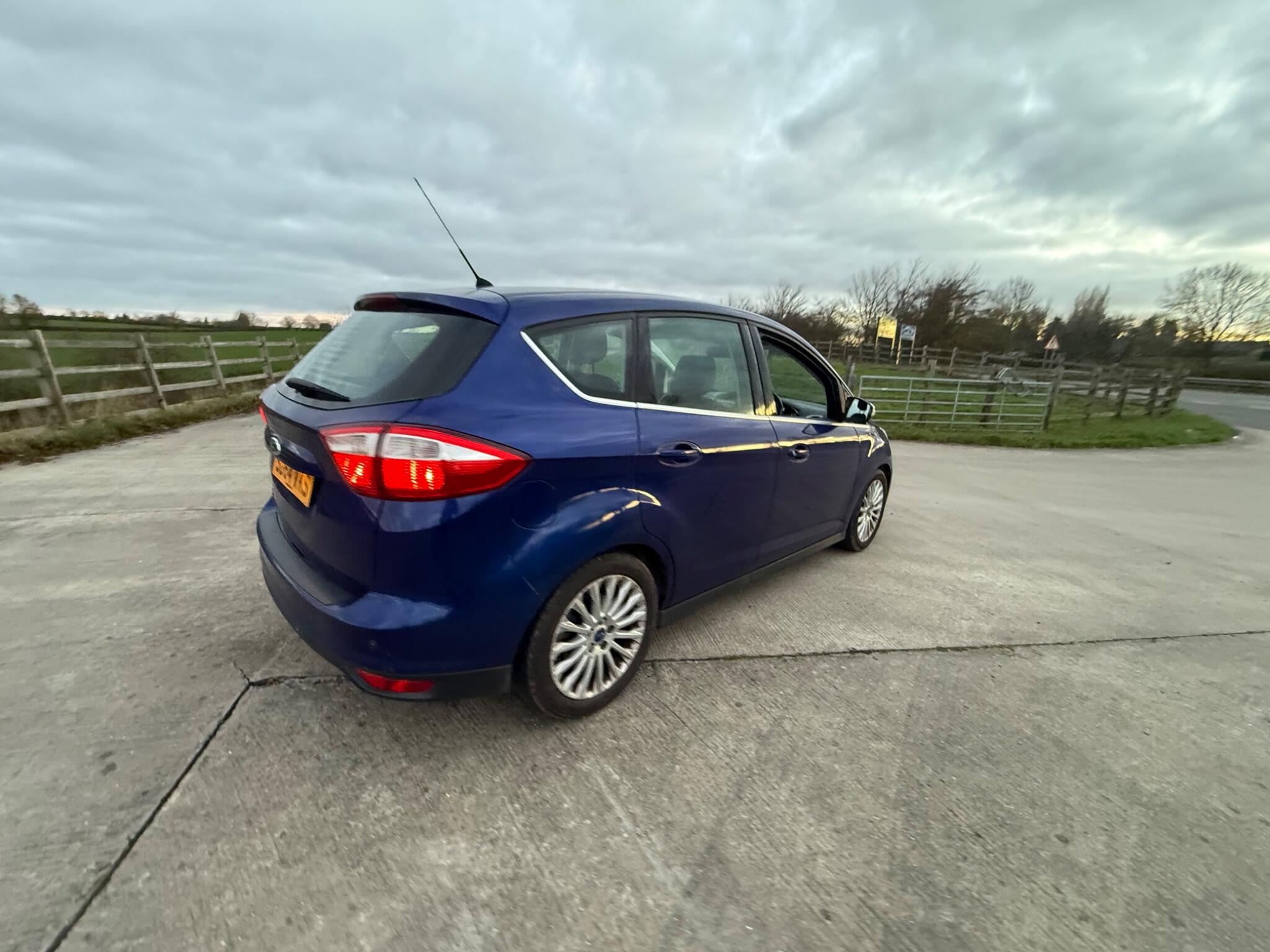 Ford C-Max 1.6 TDCi Titanium Euro 5 5dr — photo 32 of 104