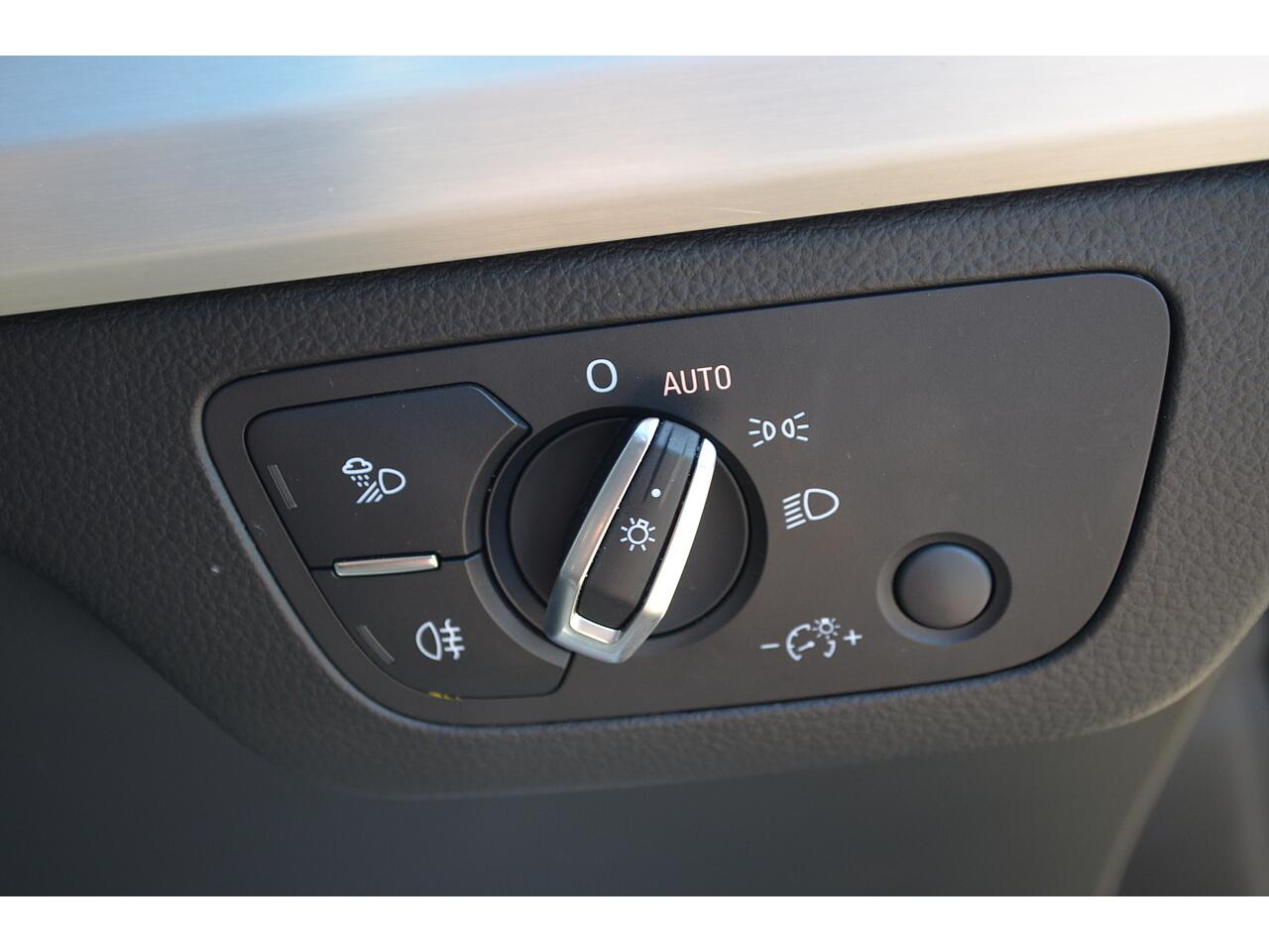 Audi SQ5 view 27