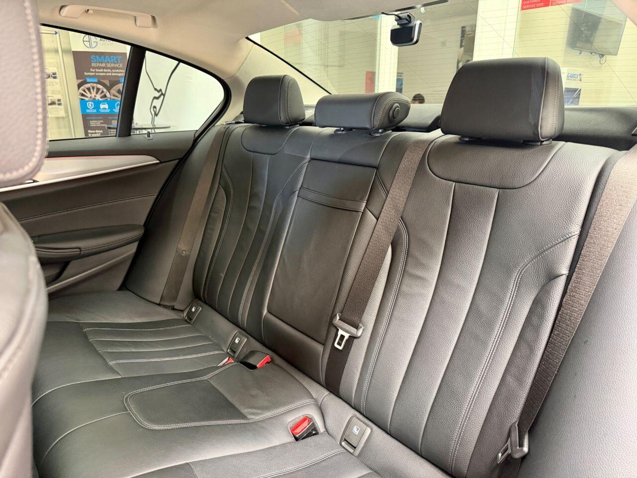 BMW 5 Series view 15