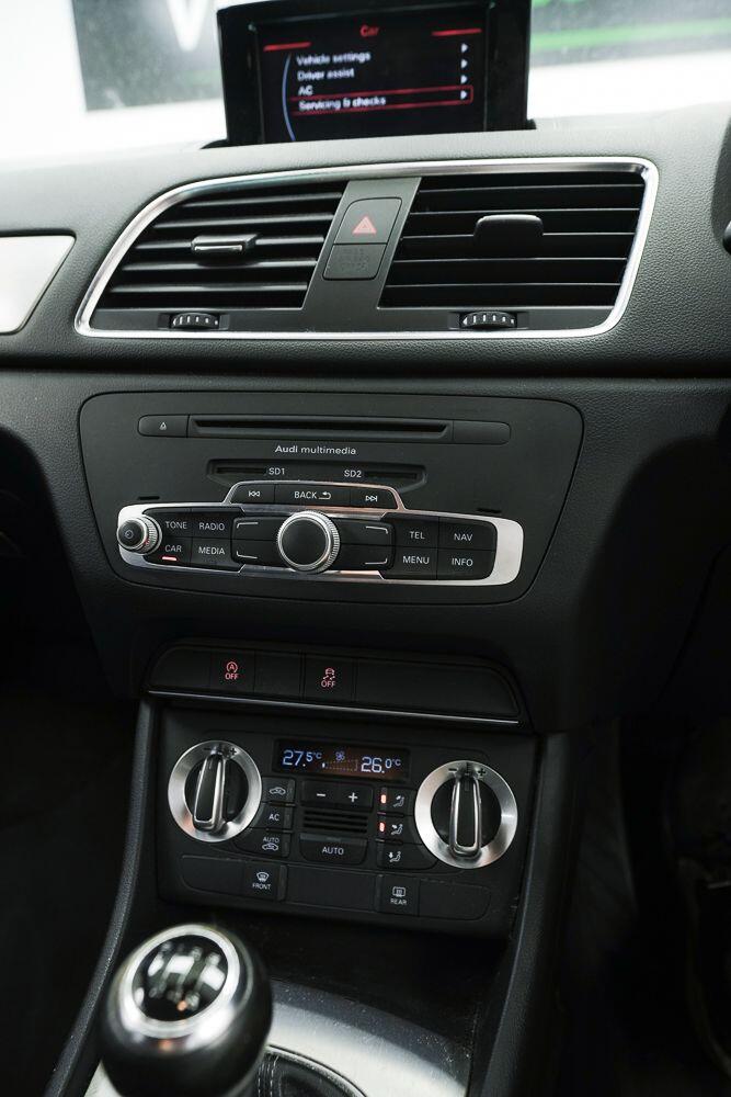 Audi Q3 view 22