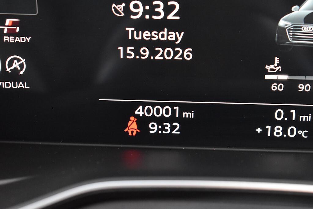 Audi A4 view 11