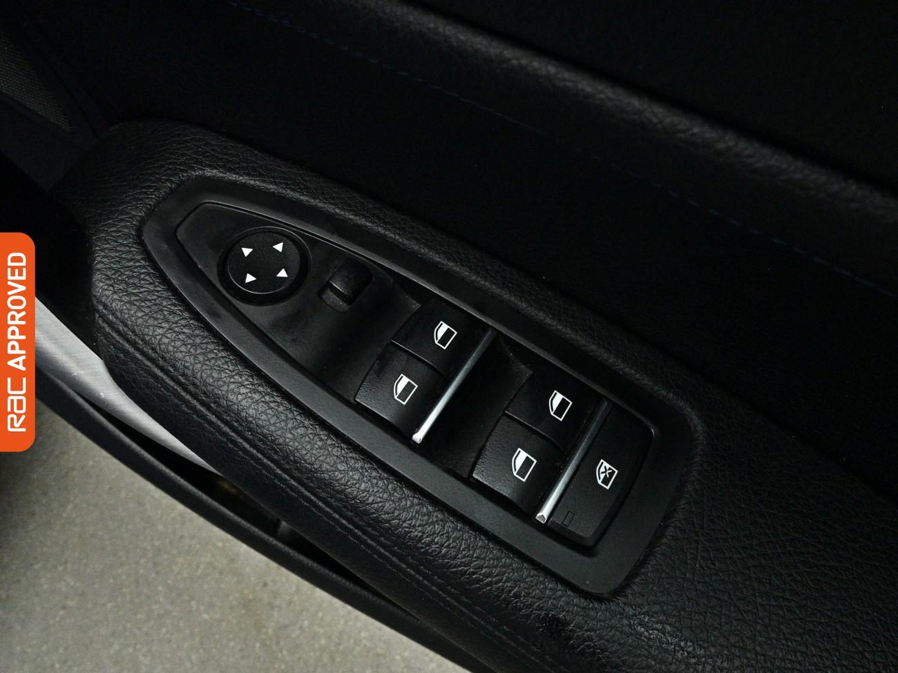 BMW 1 Series view 24