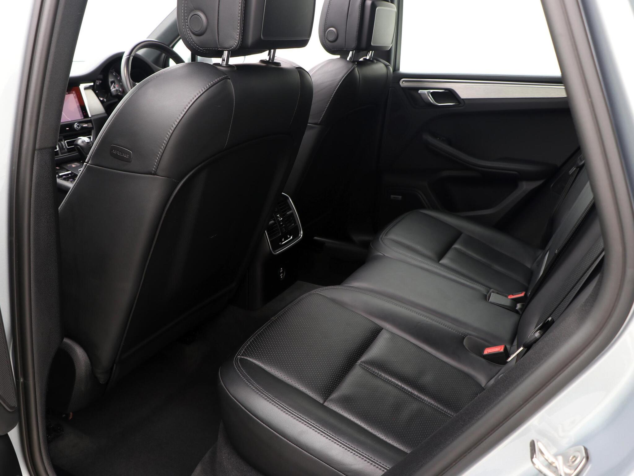 Porsche Macan view 33