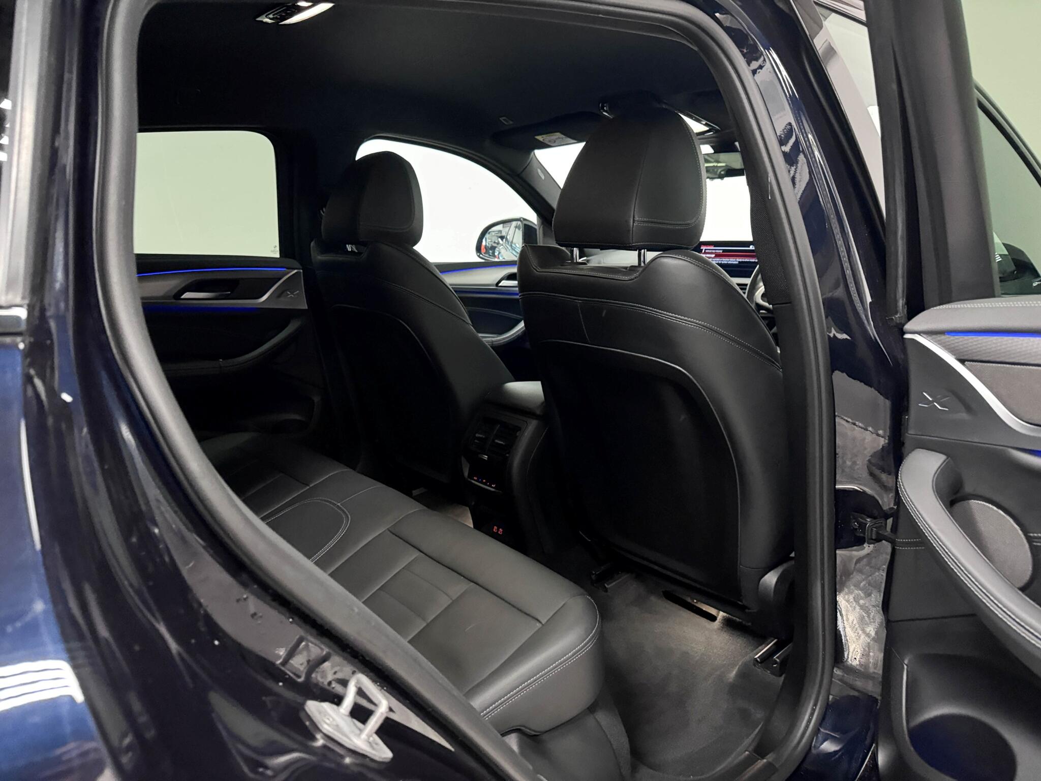 BMW X4 view 11