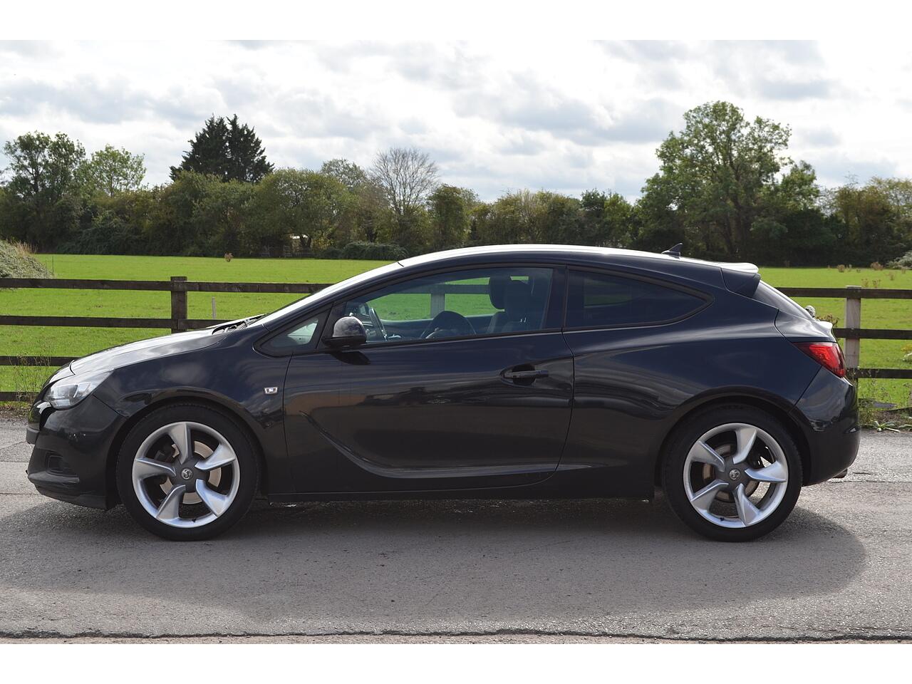Vauxhall Astra GTC view 6
