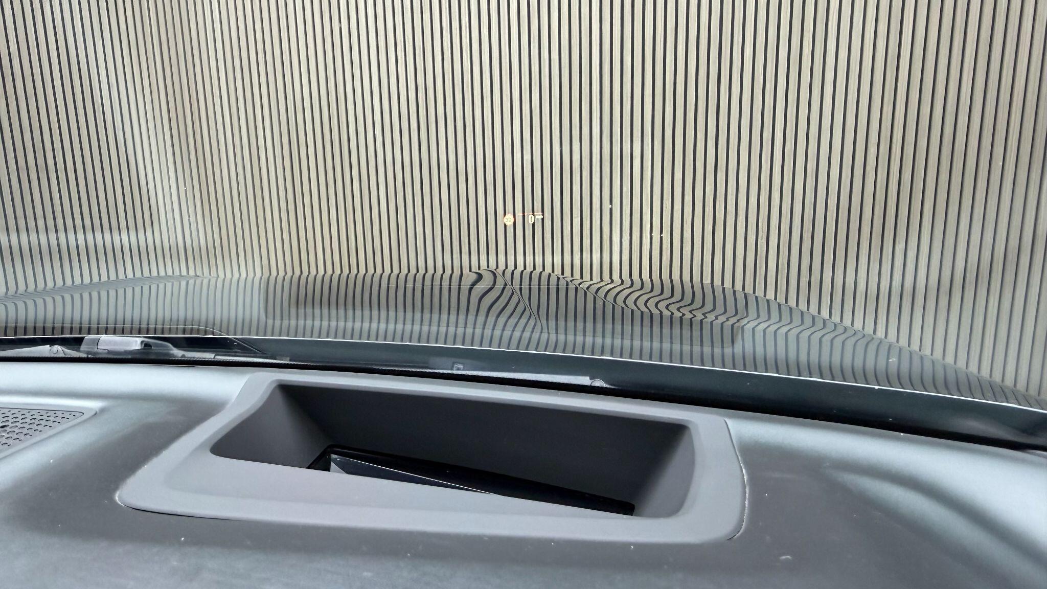 BMW X7 view 25