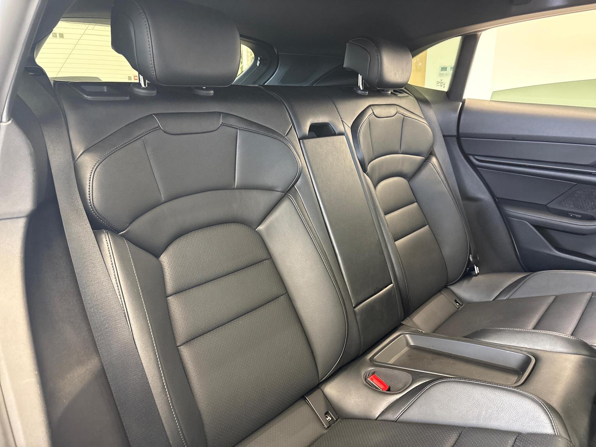 Porsche Taycan view 28