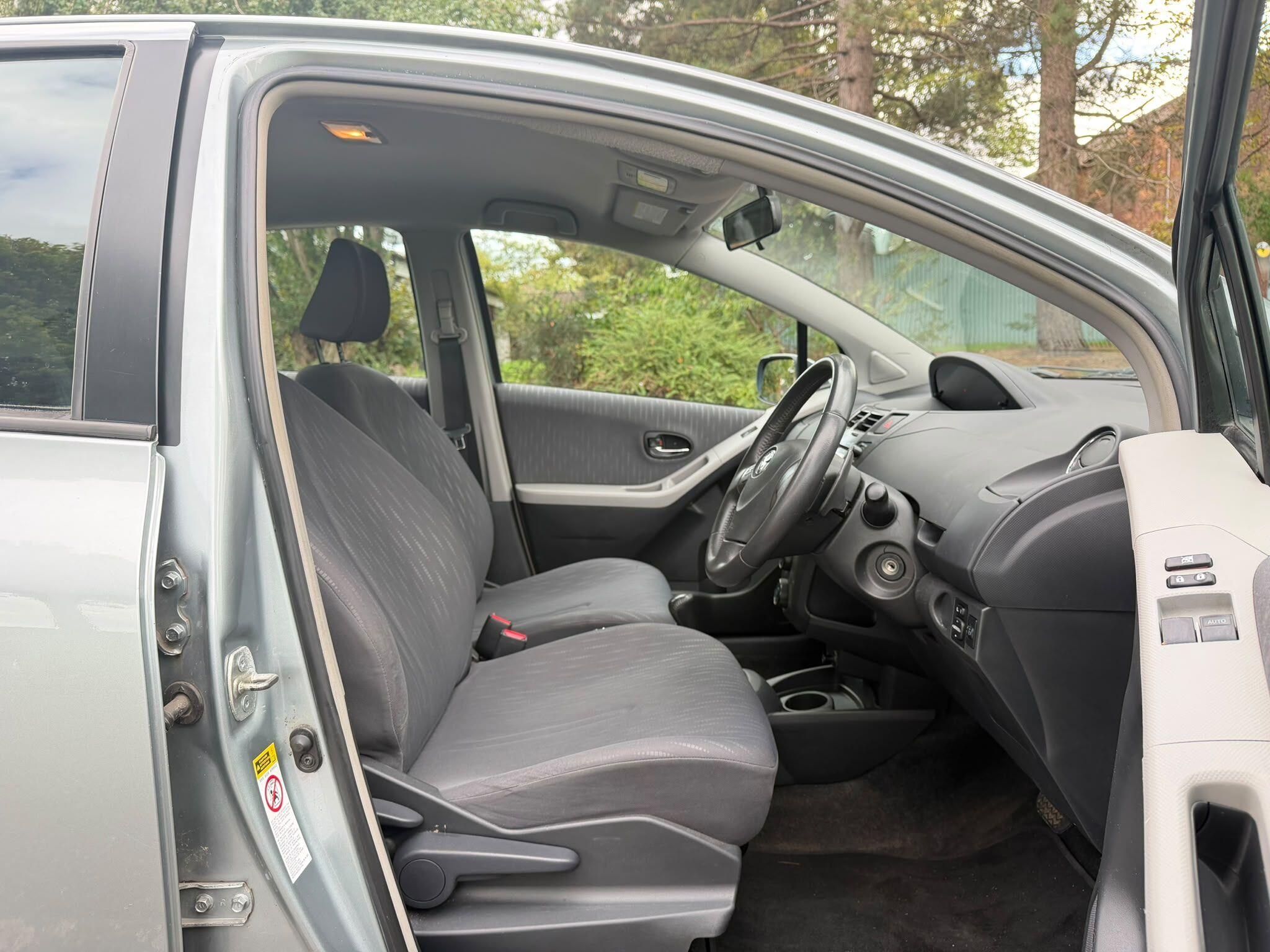 Toyota Yaris view 13