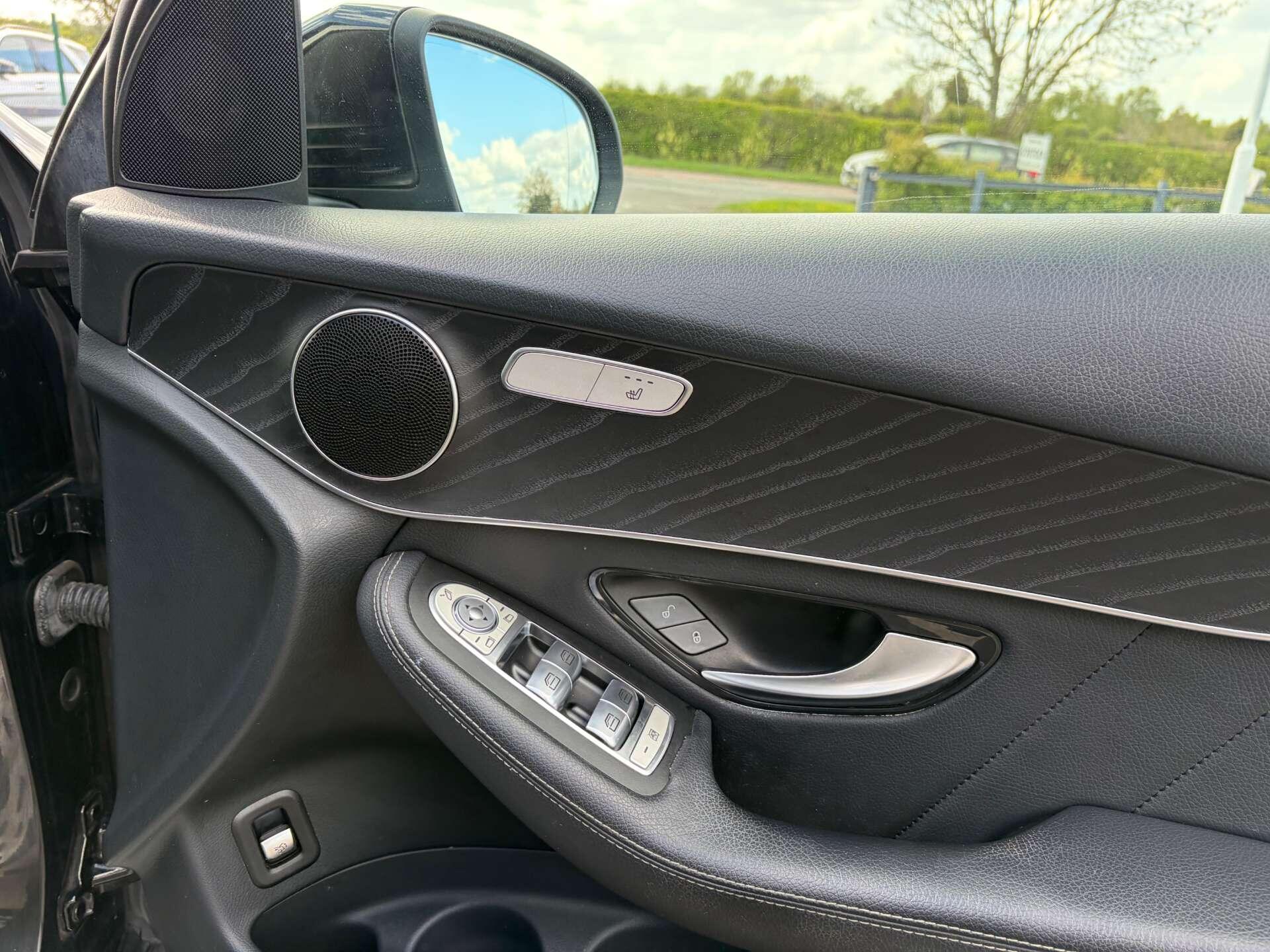 Mercedes-Benz GLC view 39