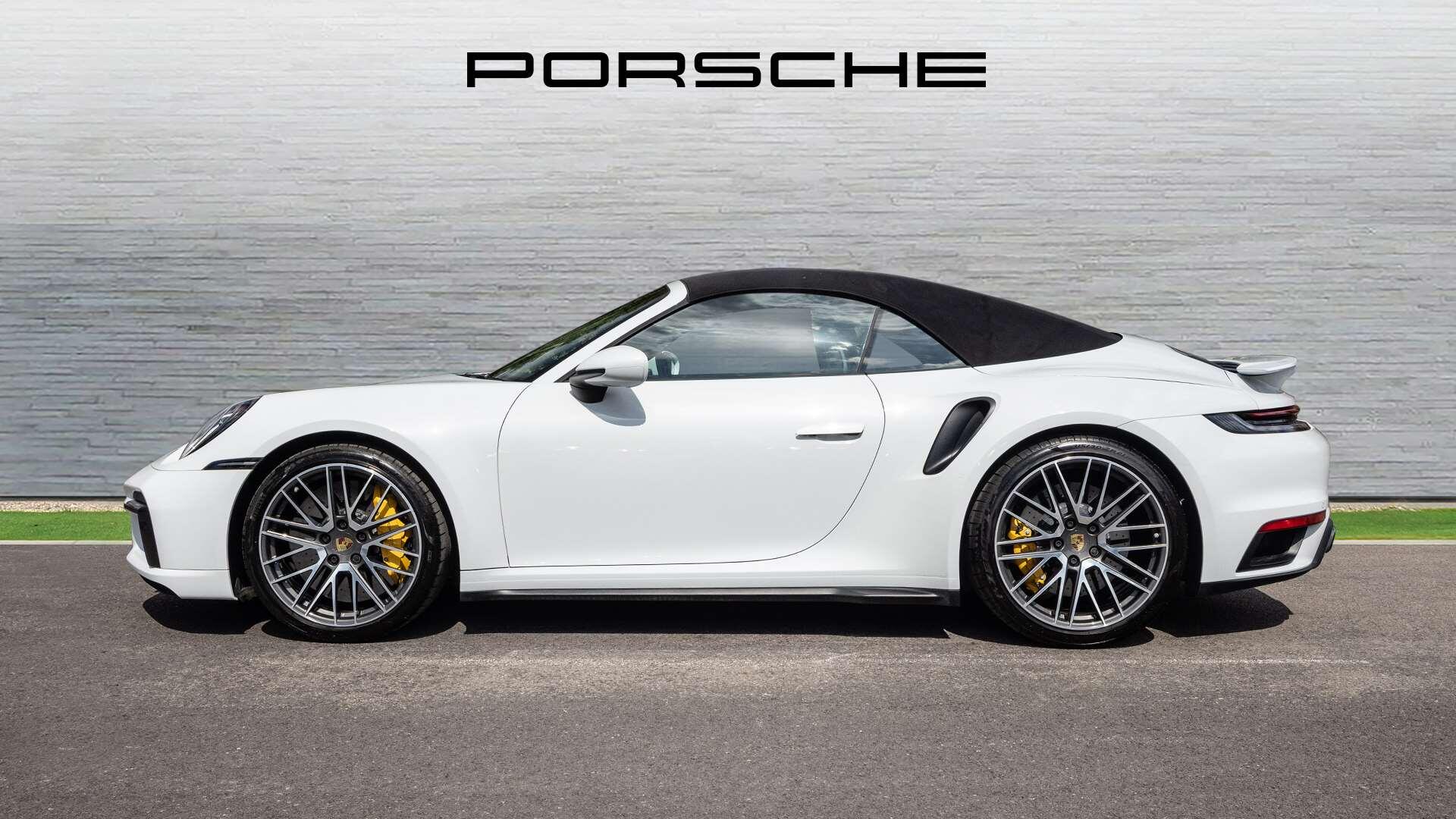 Porsche 911 view 10