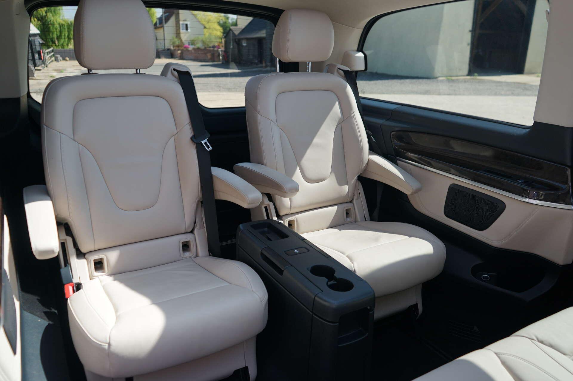 Mercedes-Benz V-Class view 10