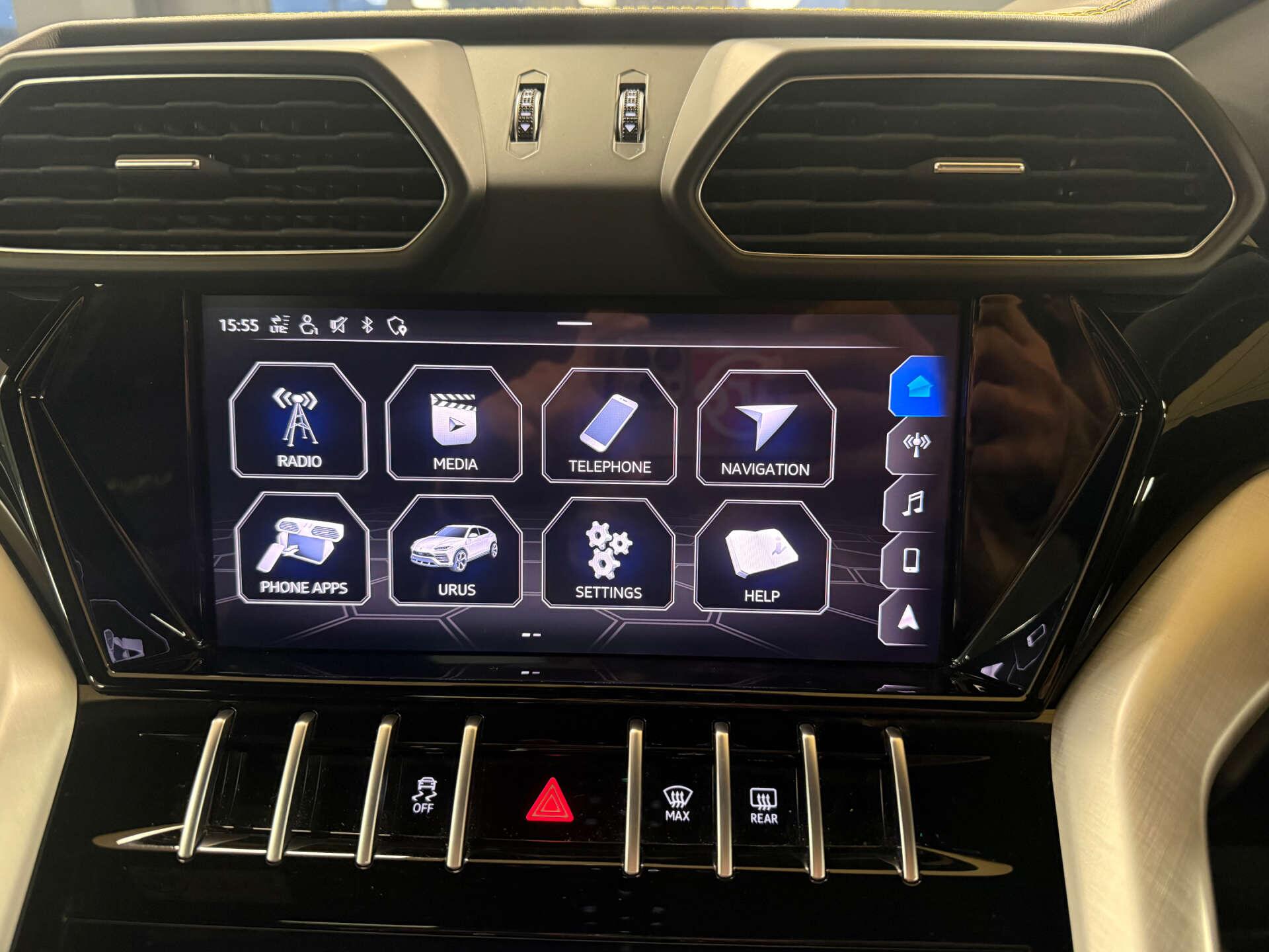 Lamborghini Urus view 29