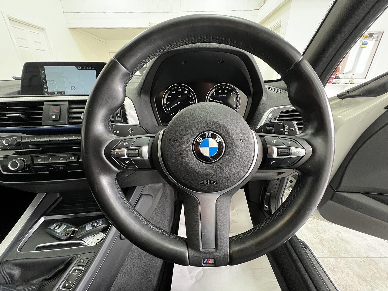 BMW 1 Series view 9