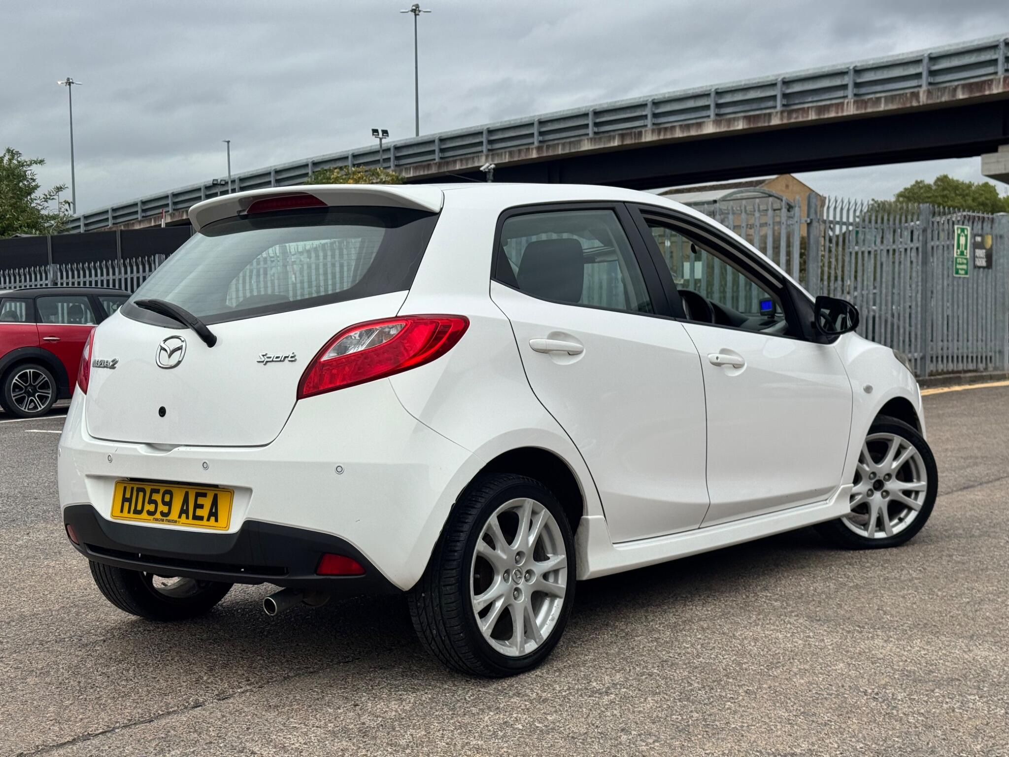Mazda Mazda2 view 19