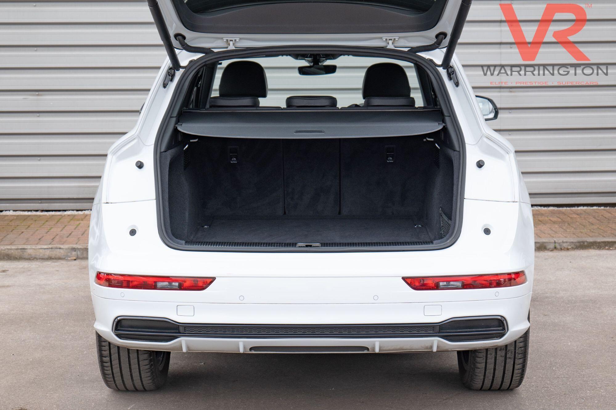 Audi Q5 view 18