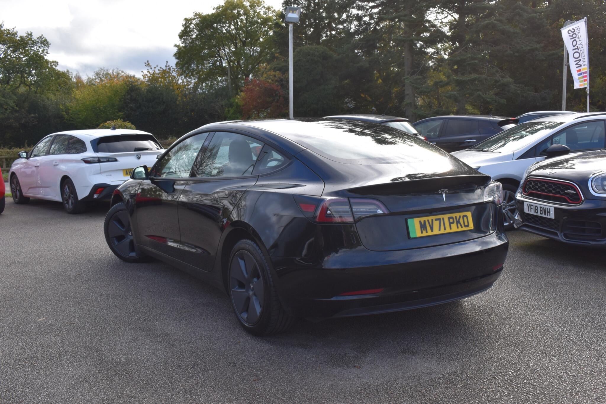 Model 3 - Standard Range Plus Auto RWD 4dr - Image 3