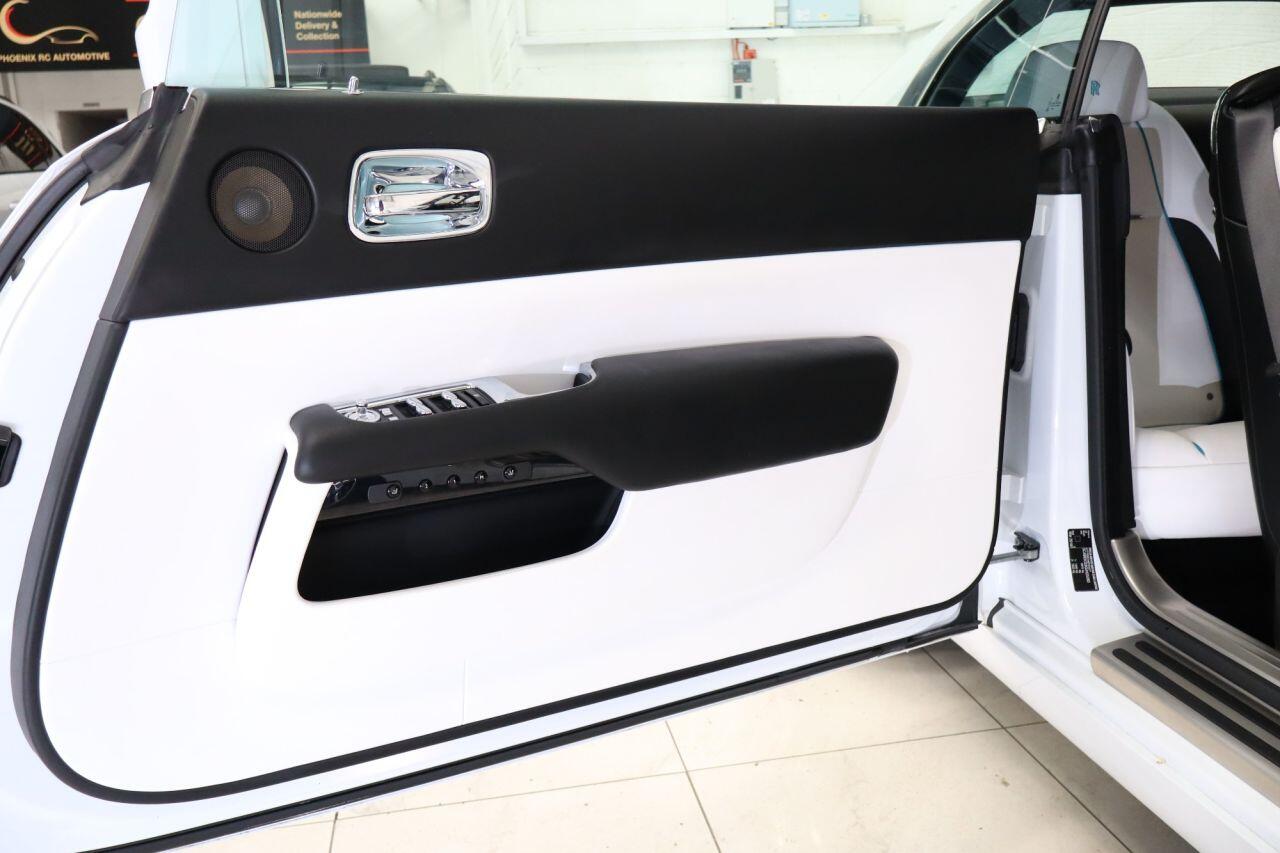 Rolls-Royce Wraith view 17