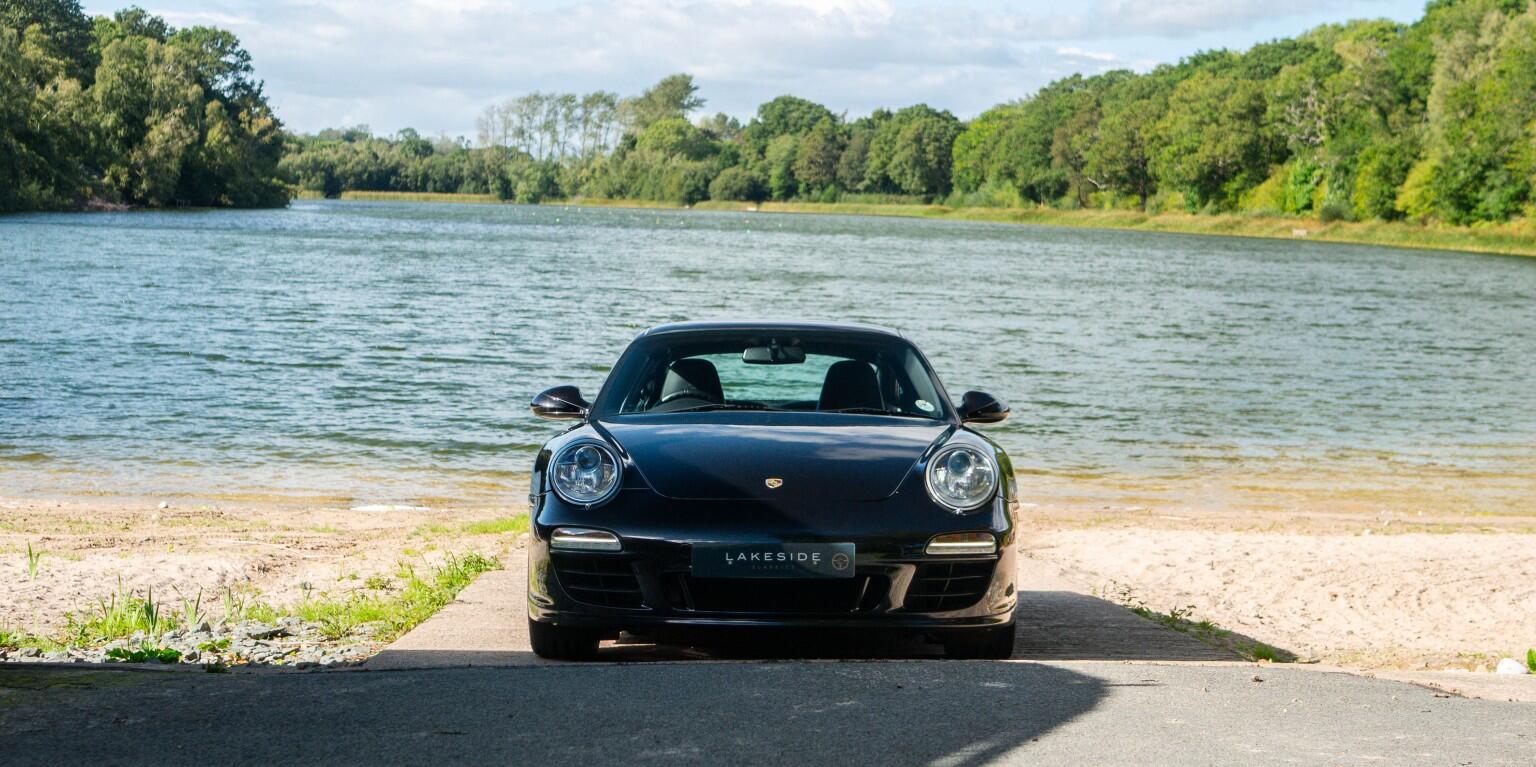Porsche 911 view 2