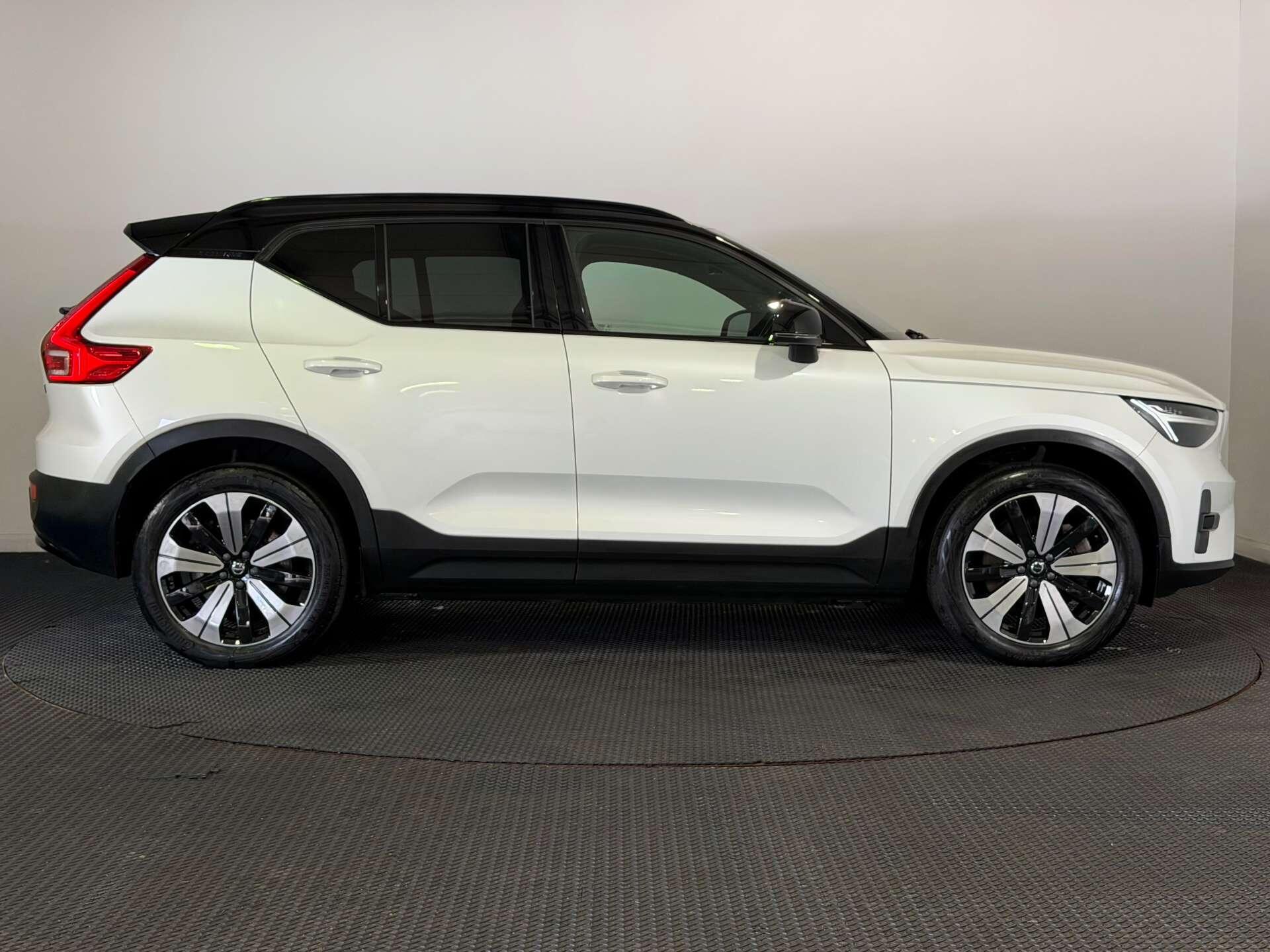 Volvo XC40 view 8
