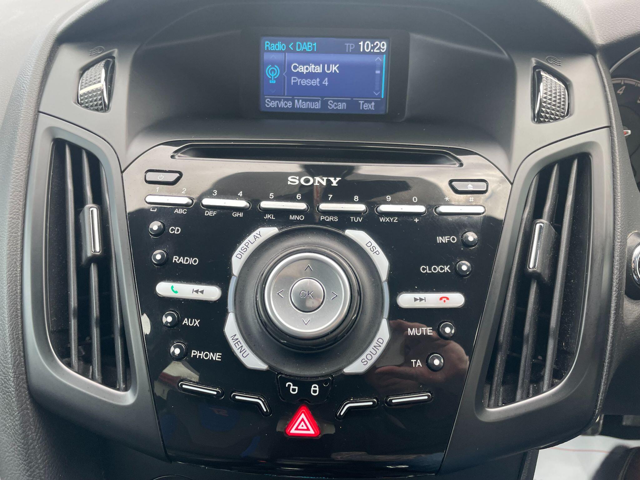Ford Focus view 29