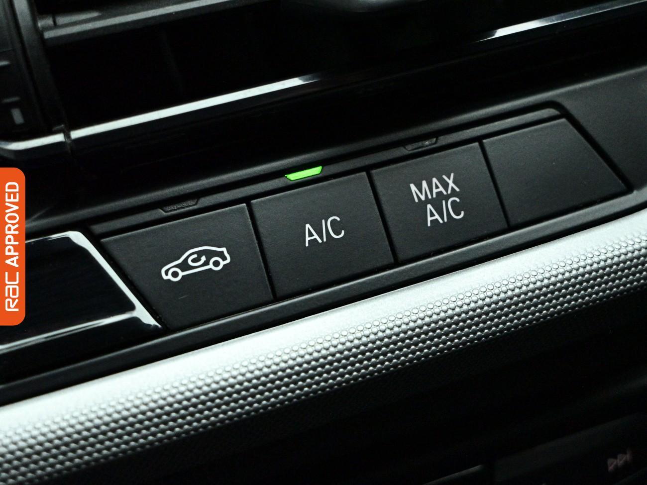 BMW 1 Series view 19