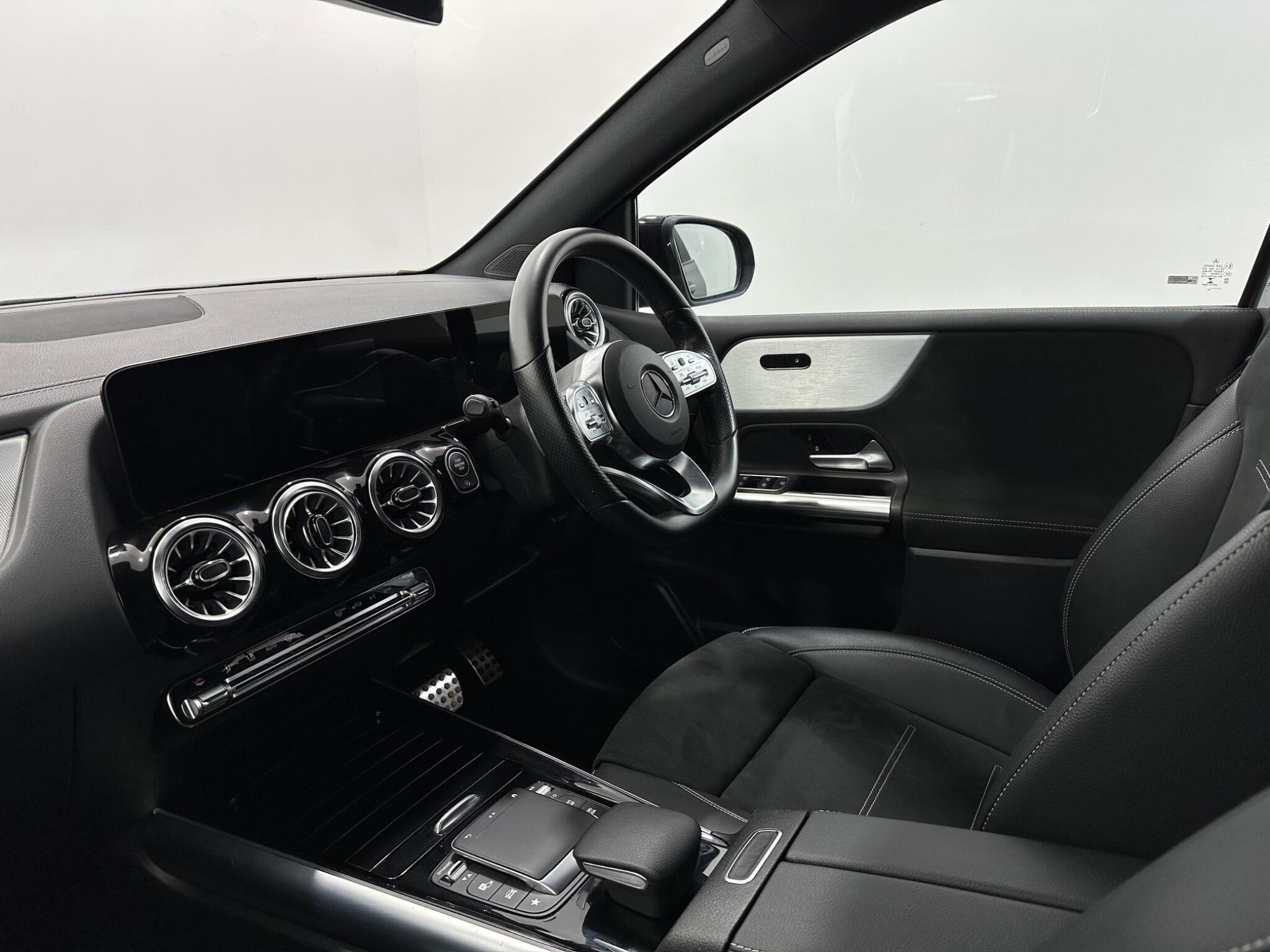 Mercedes-Benz B-Class view 33