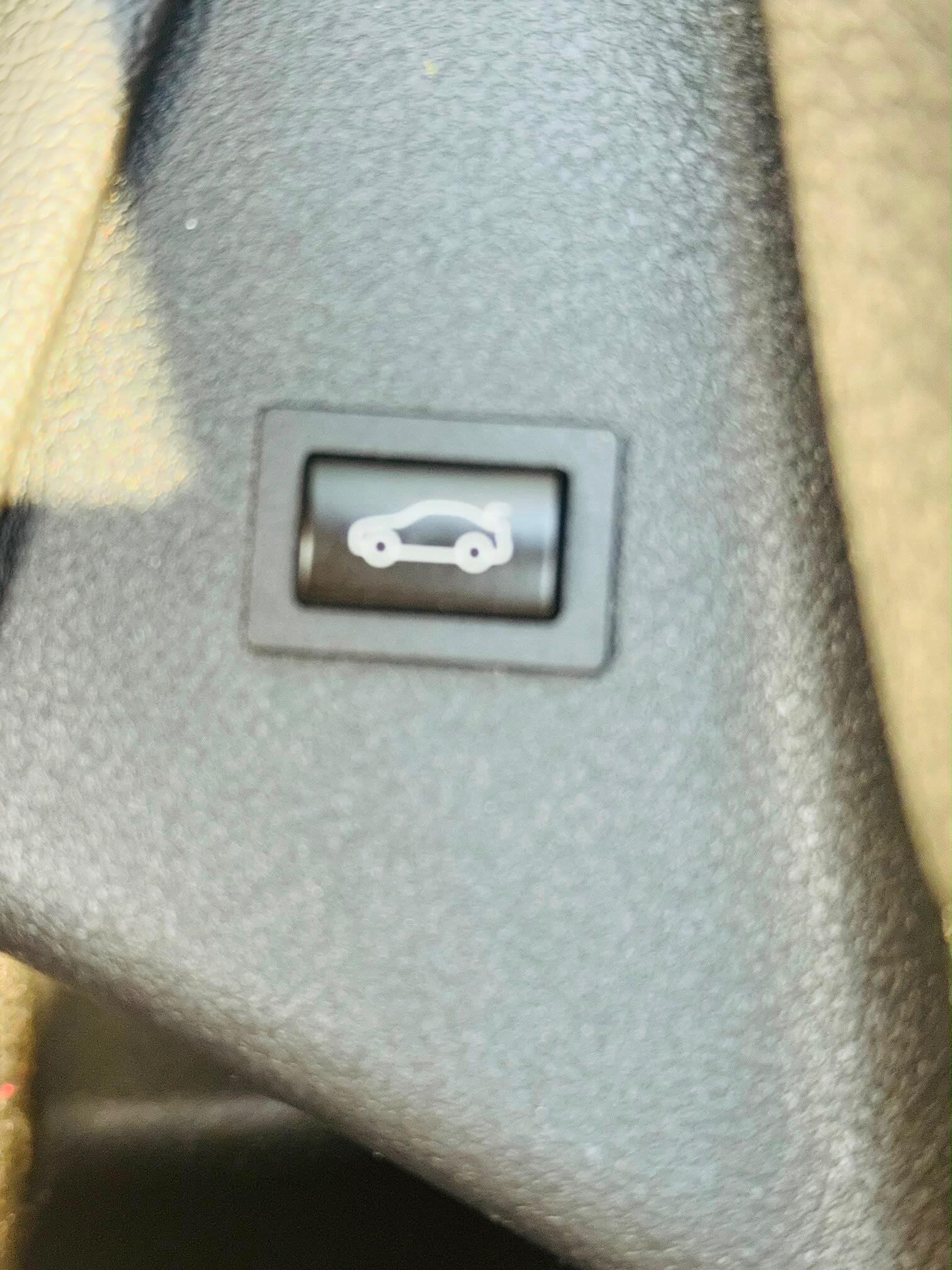 BMW 5 Series view 25