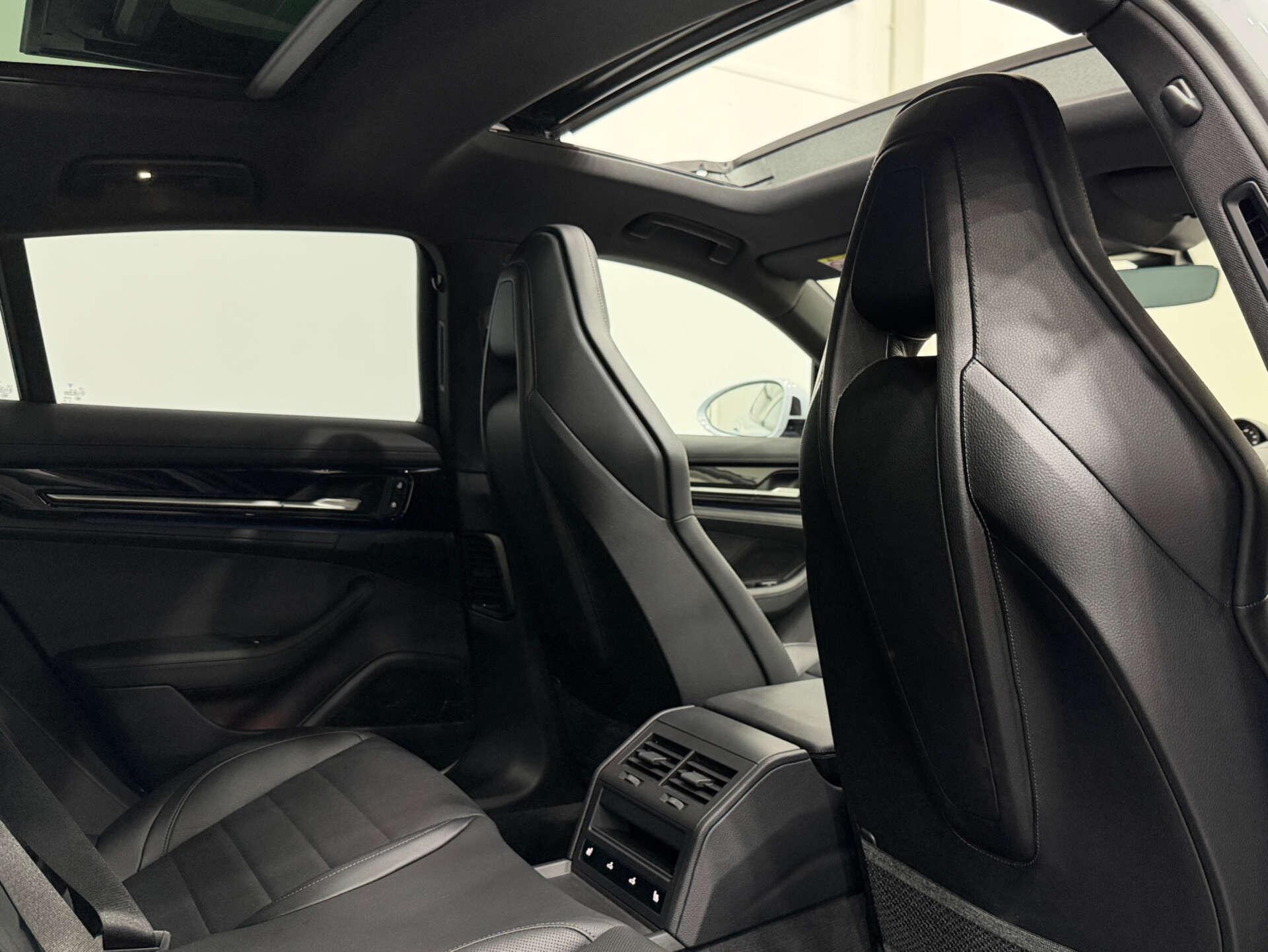 Porsche Panamera view 21