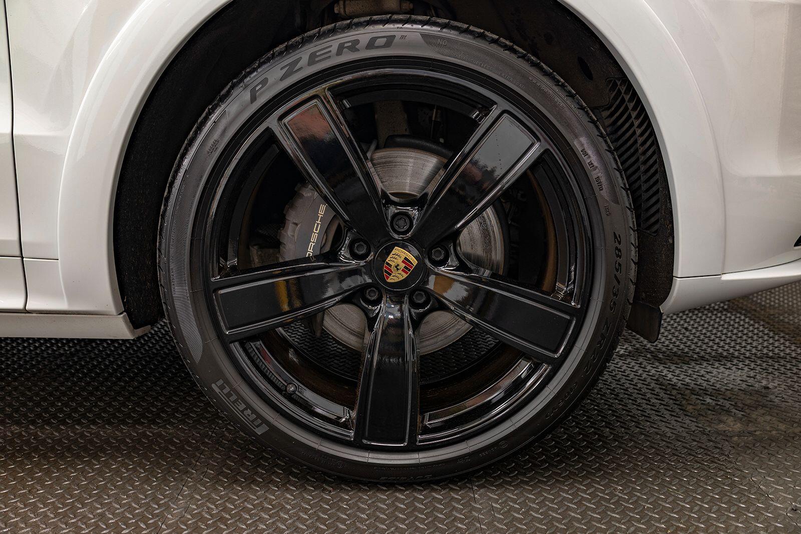 Porsche Cayenne view 87