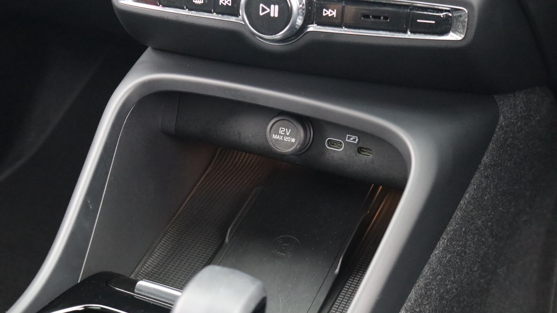 Volvo XC40 view 36