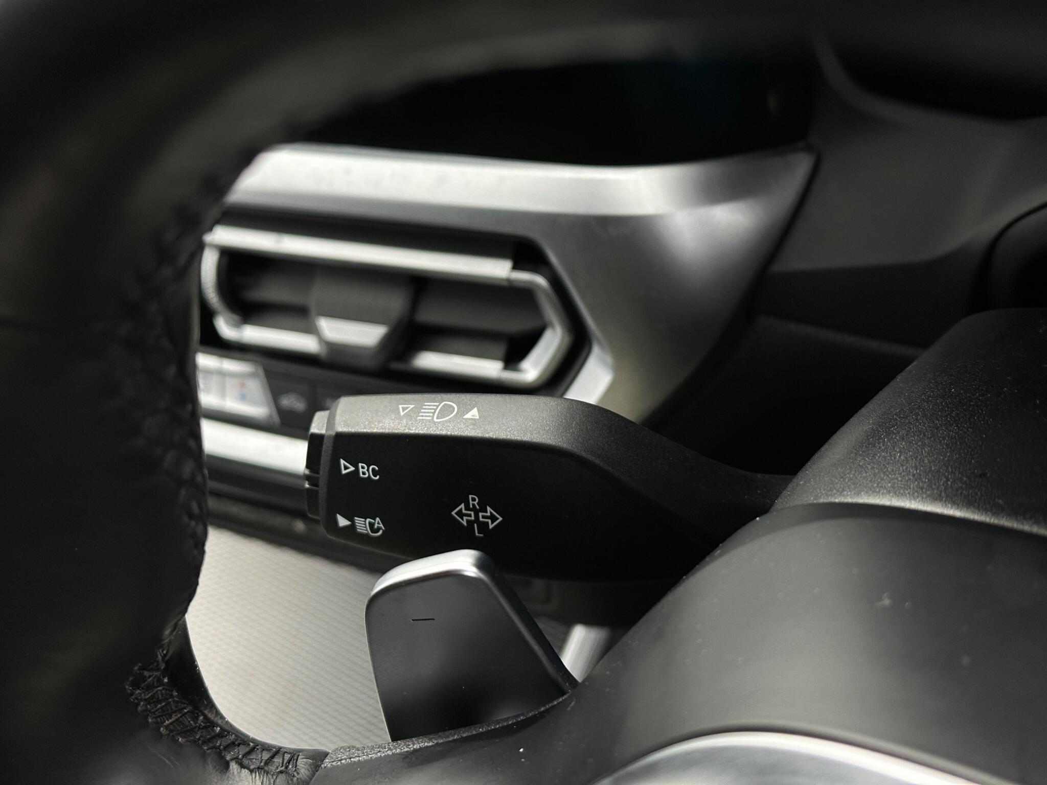 BMW 3 Series view 14