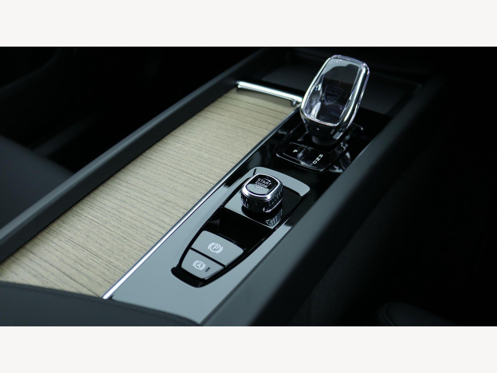 Volvo XC60 view 27